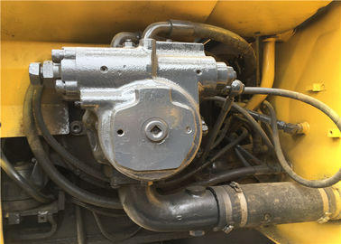 L'excavatrice hydraulique utilisée PC220 22180kg de chenille de KOMATSU actionnent le poids avec le seau 1m3