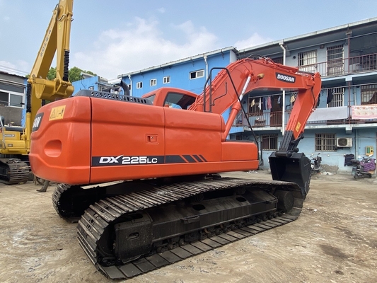 qualité  22 Ton Original Used Doosan DX225 Crawler Excavator With 157KW Engine Power And 1.05m3 Bucket Capacity usine