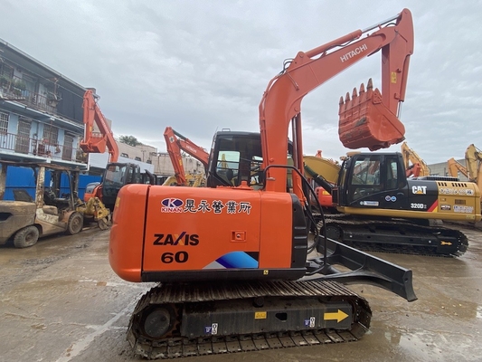 6 tonnes d'origine japonaise utilisée Hitachi ZX60 Excavatrice à rampe avec 40,5 kW de puissance du moteur et 0,22m3 de capacité de seau