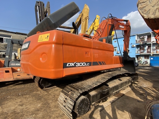 30 tonnes d'origine utilisée Doosan DX300 Excavateur à rampe avec 1,27 m3 de capacité de seau