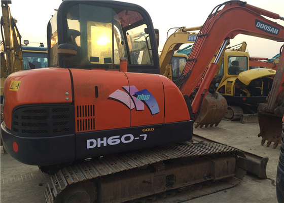 6 tonnes d'origine utilisée Doosan DH60-7 Excavateur à rampe avec une capacité de seau de 0,09 à 0,2 m3