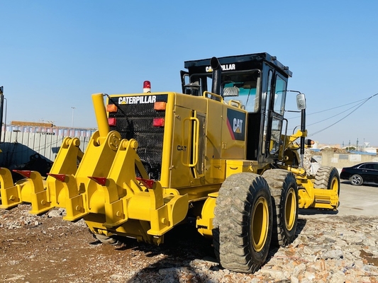 Un moteur de rangement Caterpillar Cat 140K à vendre.