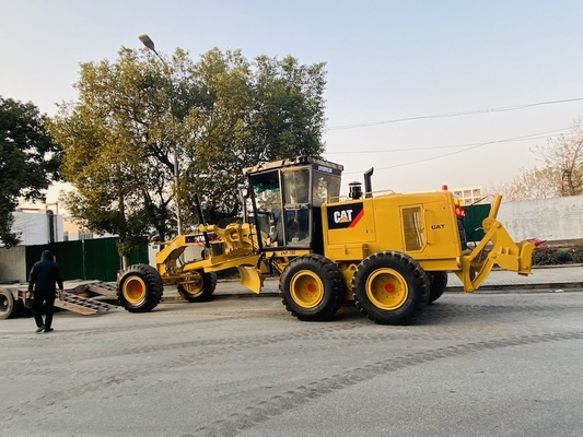 Un moteur de rangement Caterpillar Cat 140K à vendre.