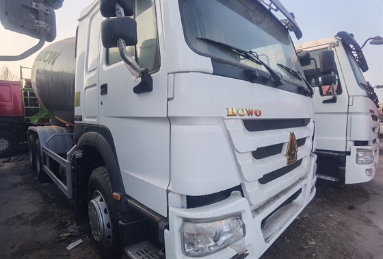 SINOTRUK HOWO Camion de mélange de béton d'occasion 6x4 380HP Camion de mélange de béton d'occasion