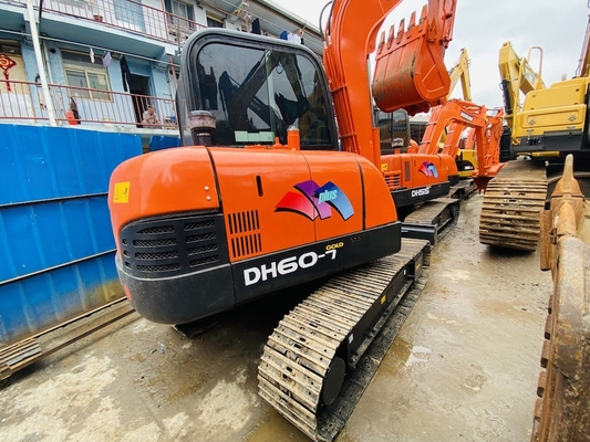 6 tonnes d'origine utilisée Doosan DH60-7 Excavateur à rampe d'occasion Avec 0,09-0,2 m3 de capacité de seau