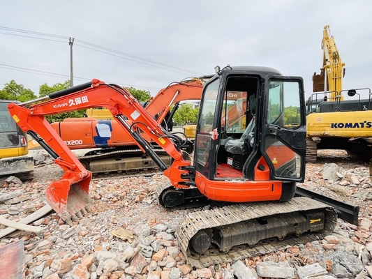 5 tonnes d'excavatrice utilisée Kubota KX155 Excavatrice d'occasion avec une puissance de moteur de 29,9 kW et une capacité de seau de 0,16 m3