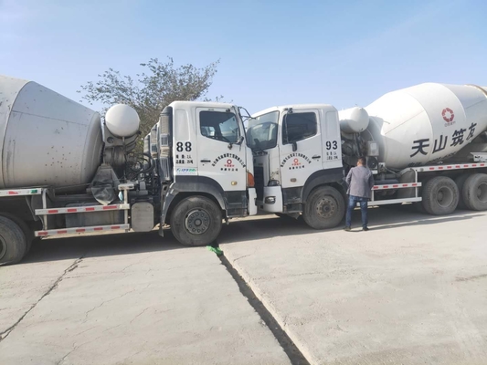 Camion de mélangeur de béton d'occasion GAC Hino 6x4 350 ch Camion de mélangeur de béton d'occasion