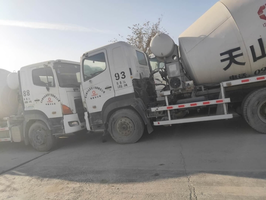 Camion de mélangeur de béton d'occasion GAC Hino 6x4 350 ch Camion de mélangeur de béton d'occasion