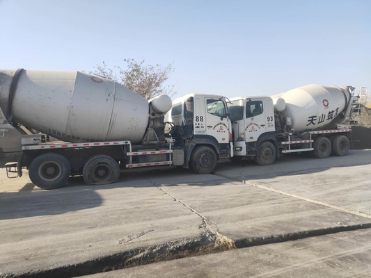 Camion de mélangeur de béton d'occasion GAC Hino 6x4 350 ch Camion de mélangeur de béton d'occasion