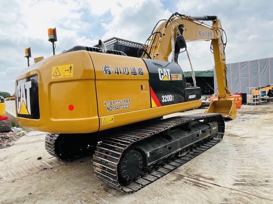 CAT 320D Japon Excavateur de chenille d'occasion d'occasion de 20 tonnes